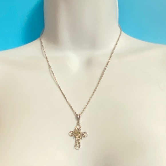 Silver Tone Christian Cross Fancy Necklace 18" chain - Picture 6 of 7
